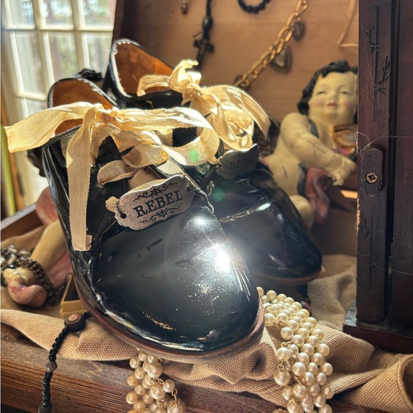 Upcycled black genuine leather black patent tie up brogues oxfords lace up REBEL - Picture 9 of 14